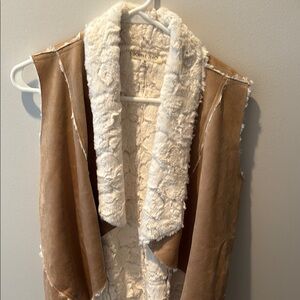 Double Zero Women's Tan and Cream Vest